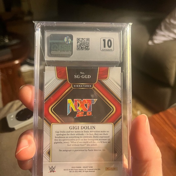 Gigi Dolin Select Auto - Picture 2 of 4